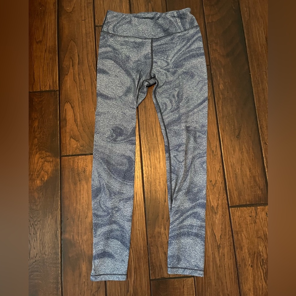 Athleta Blue pattern leggings